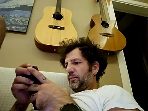 Snapshot of barney_tr chatting on 09.26.25 barney tr online show from 09.26.25