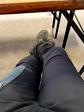 Snapshot of vadszex31 chatting on 02.25.25 vadszex31 online show from 02.25.25