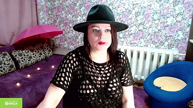 Snapshot of Julia-ru chatting on 10.25.25 Julia-ru online show from 10.25.25