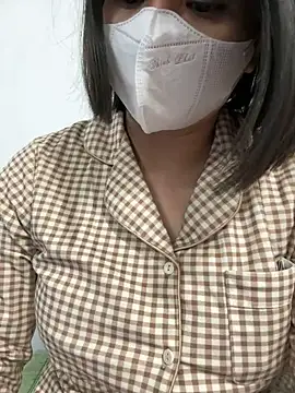 Snapshot of May-Squirt chatting on 02.10.25 May-Squirt online show from 02.10.25