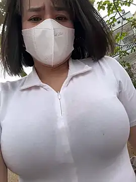 Snapshot of May-Squirt chatting on 02.15.25 May-Squirt online show from 02.15.25