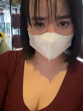 Snapshot of May-Squirt chatting on 02.15.25 May-Squirt online show from 02.15.25