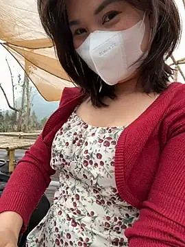 Snapshot of May-Squirt chatting on 02.17.25 May-Squirt online show from 02.17.25