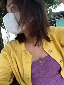 Snapshot of May-Squirt chatting on 02.21.25 May-Squirt online show from 02.21.25