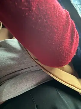 Snapshot of May-Squirt chatting on 02.24.25 May-Squirt online show from 02.24.25