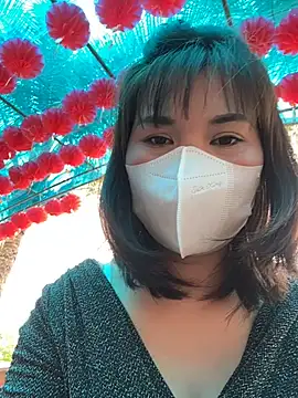 Snapshot of May-Squirt chatting on 02.27.25 May-Squirt online show from 02.27.25