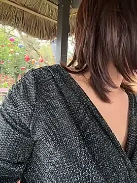 Snapshot of May-Squirt chatting on 02.27.25 May-Squirt online show from 02.27.25