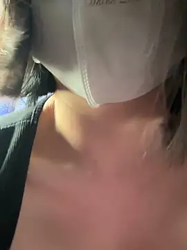 Snapshot of May-Squirt chatting on 03.04.25 May-Squirt online show from 03.04.25