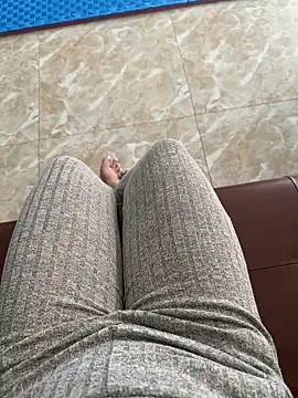 Snapshot of May-Squirt chatting on 03.23.25 May-Squirt online show from 03.23.25