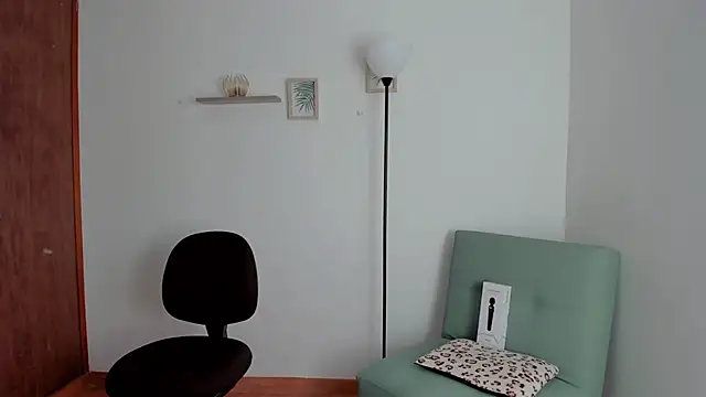 Snapshot of Lilabril chatting on 01.14.25 Lilabril online show from 01.14.25