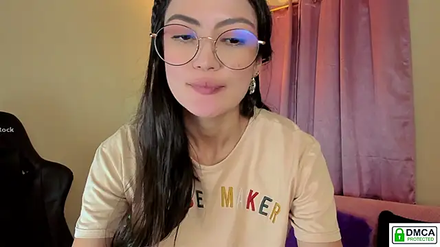 Snapshot of Lilabril chatting on 03.07.25 Lilabril online show from 03.07.25