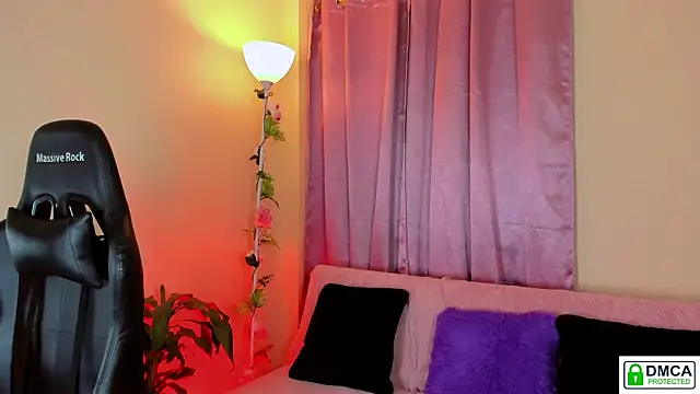 Snapshot of Lilabril chatting on 03.10.25 Lilabril online show from 03.10.25