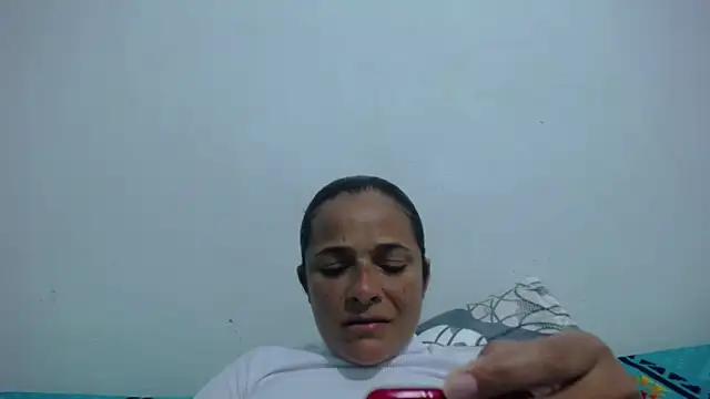 Snapshot of GiveLove1 chatting on 01.05.25 GiveLove1 online show from 01.05.25