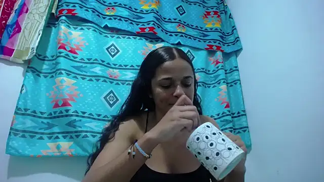 Snapshot of GiveLove1 chatting on 01.14.25 GiveLove1 online show from 01.14.25