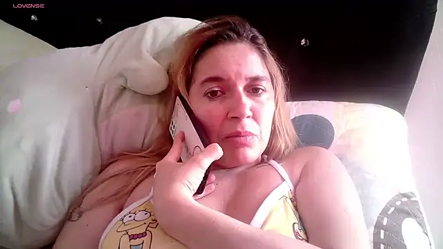 Snapshot of Izury_Blondee chatting on 02.23.25 Izury Blondee online show from 02.23.25