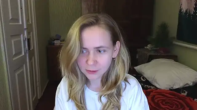 Snapshot of Riley_Roo chatting on 12.27.24 Riley Roo online show from 12.27.24