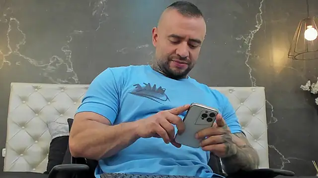 Snapshot of BruceDallas chatting on 03.08.25 BruceDallas online show from 03.08.25