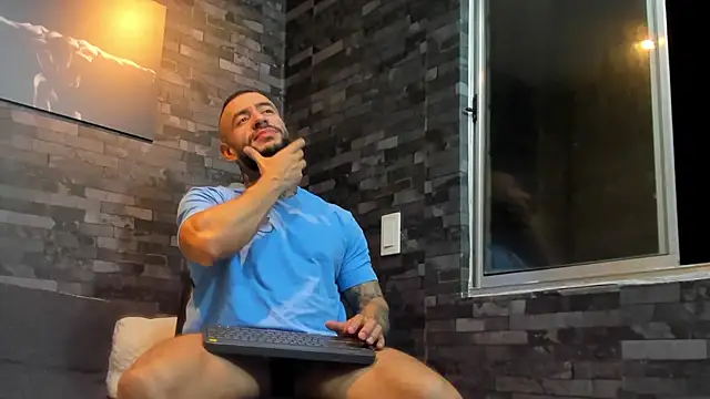 Snapshot of BruceDallas chatting on 09.19.25 BruceDallas online show from 09.19.25