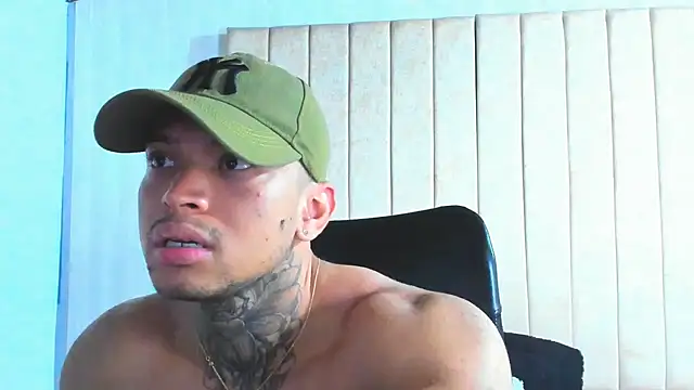 Snapshot of Stiven_collins chatting on 12.23.24 Stiven collins online show from 12.23.24