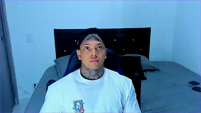 Snapshot of Stiven_collins chatting on 01.25.25 Stiven collins online show from 01.25.25