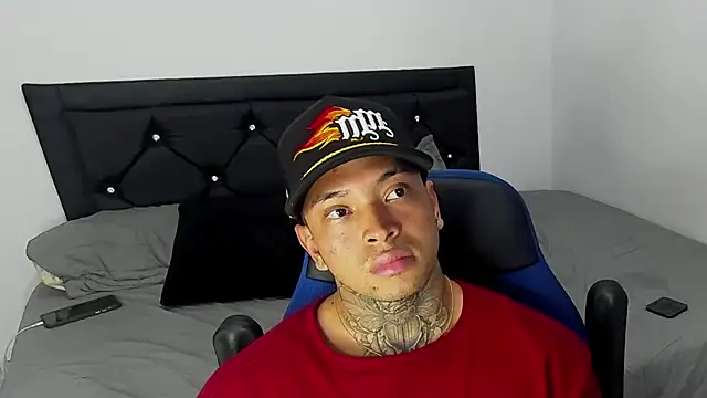 Snapshot of Stiven_collins chatting on 01.28.25 Stiven collins online show from 01.28.25