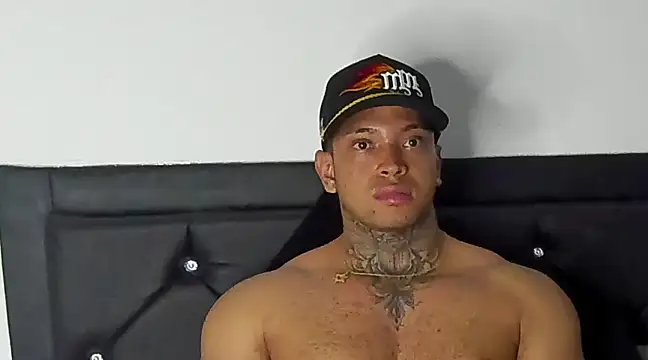 Snapshot of Stiven_collins chatting on 01.28.25 Stiven collins online show from 01.28.25