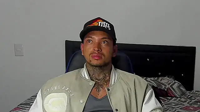 Snapshot of Stiven_collins chatting on 02.08.25 Stiven collins online show from 02.08.25