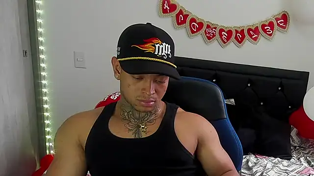 Snapshot of Stiven_collins chatting on 02.15.25 Stiven collins online show from 02.15.25