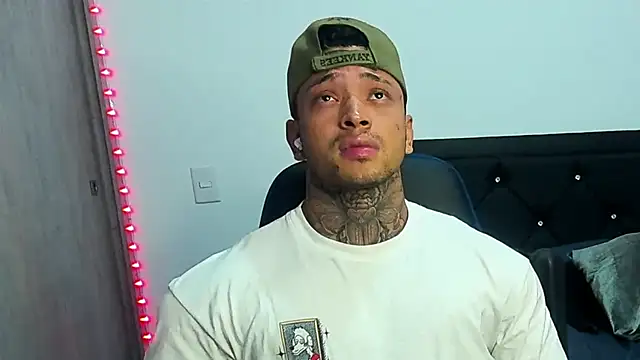 Snapshot of Stiven_collins chatting on 02.26.25 Stiven collins online show from 02.26.25