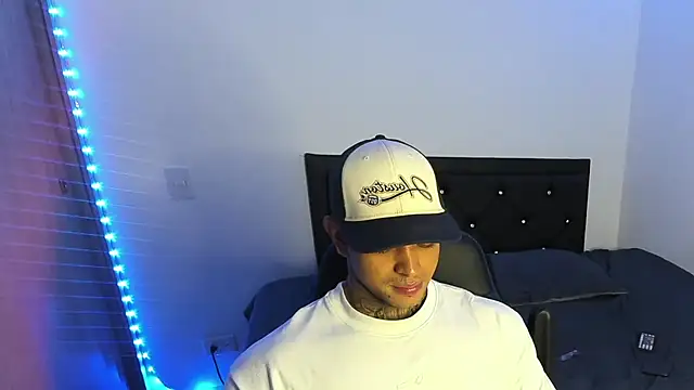 Snapshot of Stiven_collins chatting on 03.04.25 Stiven collins online show from 03.04.25