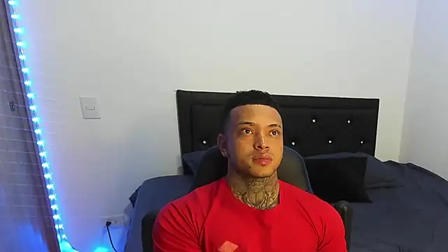 Snapshot of Stiven_collins chatting on 03.05.25 Stiven collins online show from 03.05.25