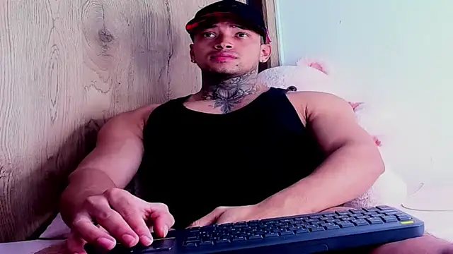 Snapshot of Stiven_collins chatting on 12.01.25 Stiven collins online show from 12.01.25