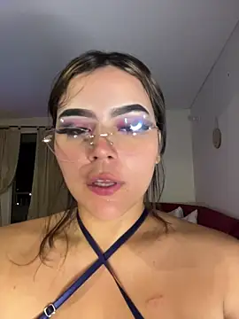 Snapshot of Chloemercury chatting on 12.02.25 Chloemercury online show from 12.02.25