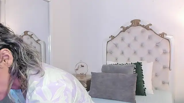 Snapshot of lexa_25_ chatting on 10.20.25 lexa 25 online show from 10.20.25