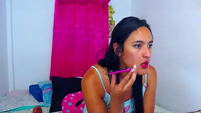 Snapshot of misss_estrella chatting on 09.12.25 misss estrella online show from 09.12.25