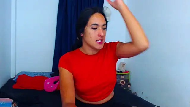 Snapshot of misss_estrella chatting on 10.15.25 misss estrella online show from 10.15.25