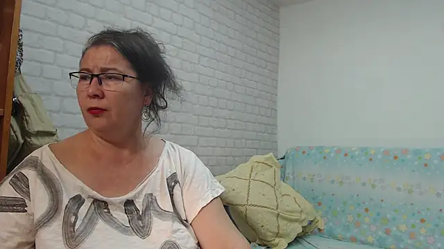 EmmaSquirt online show from 12.26.24