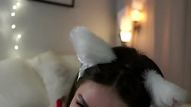 Snapshot of EstherMitchel chatting on 12.23.24 EstherMitchel online show from 12.23.24