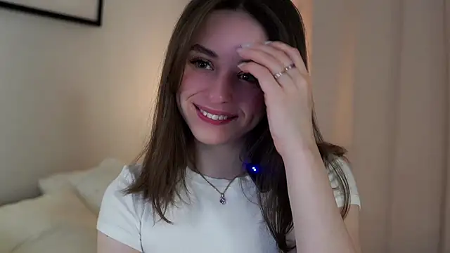 Snapshot of EstherMitchel chatting on 01.10.25 EstherMitchel online show from 01.10.25