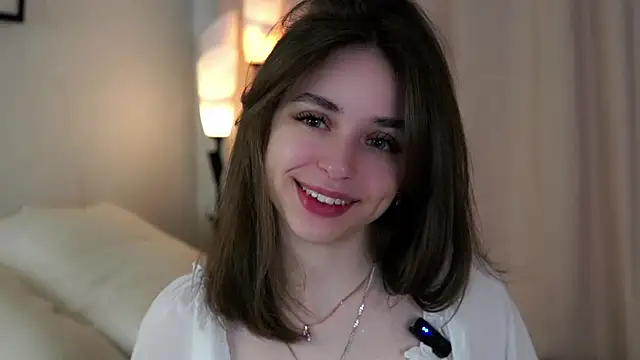 Snapshot of EstherMitchel chatting on 01.15.25 EstherMitchel online show from 01.15.25