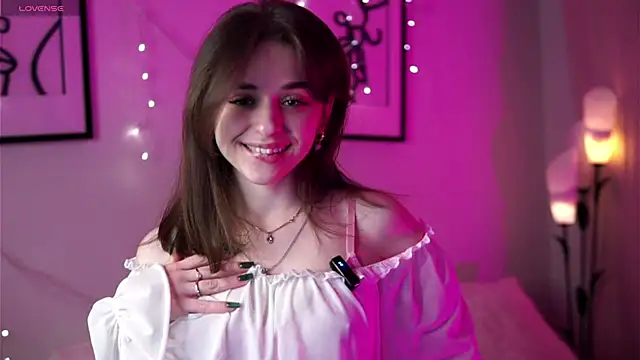 Snapshot of EstherMitchel chatting on 02.14.25 EstherMitchel online show from 02.14.25