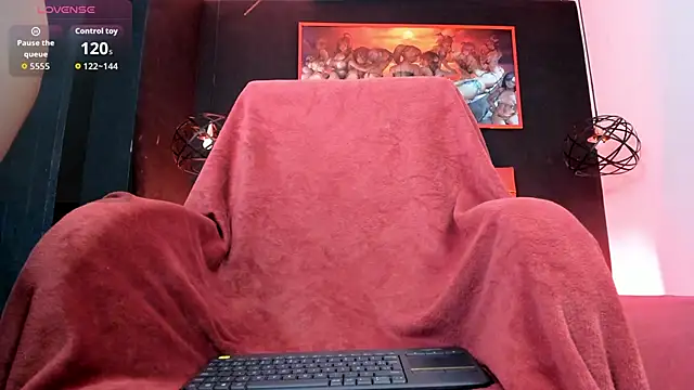 Snapshot of Megan_wolf1_ chatting on 10.10.25 Megan wolf1  online show from 10.10.25