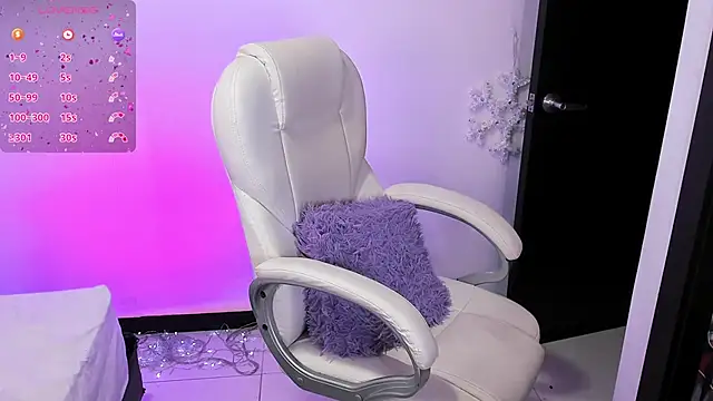 Snapshot of nyna_1 chatting on 01.09.25 nyna 1 online show from 01.09.25