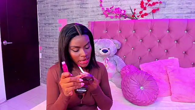 Snapshot of IsabellaBromsS chatting on 02.21.25 IsabellaBromsS online show from 02.21.25