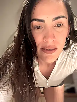 Snapshot of alessandra-a chatting on 09.14.25 alessandra-a online show from 09.14.25