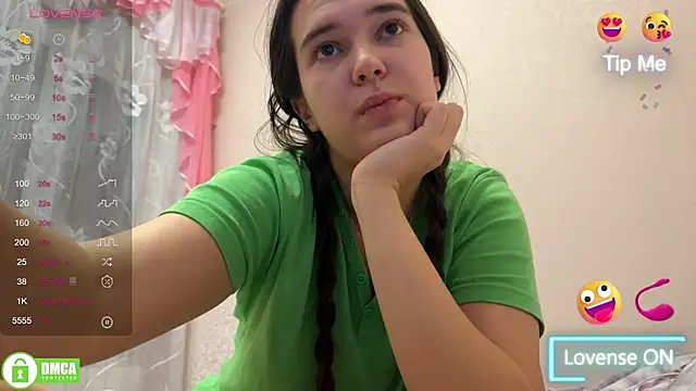Snapshot of the_princese chatting on 01.30.25 the princese online show from 01.30.25