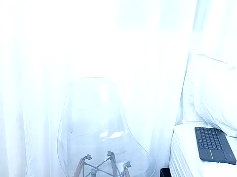 Snapshot of sorafire chatting on 02.04.25 sorafire online show from 02.04.25