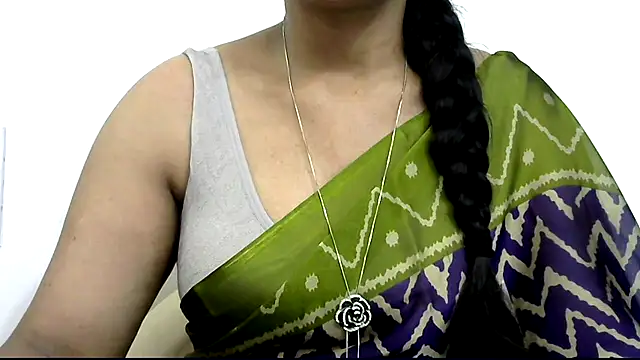 Snapshot of rashmika_reddy chatting on 09.09.25 rashmika reddy online show from 09.09.25