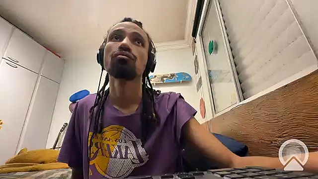 Snapshot of hotcamboy420 chatting on 12.18.24 hotcamboy420 online show from 12.18.24