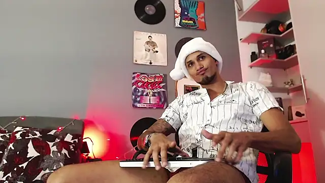 MagnusFrost online show from 12.24.24